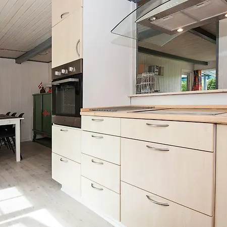 4 Person In Hejls-by Traum