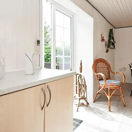 4 Person In Hejls-by Traum *