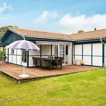 Holiday home 4 Person Holiday Home In Hejls